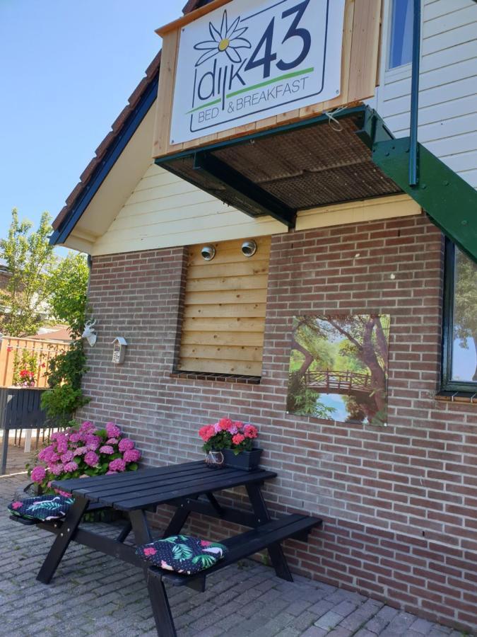 Logeren Op Dijk43 Hotell Broek op Langedijk Exteriör bild