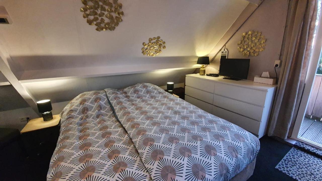 Logeren Op Dijk43 Hotell Broek op Langedijk Exteriör bild